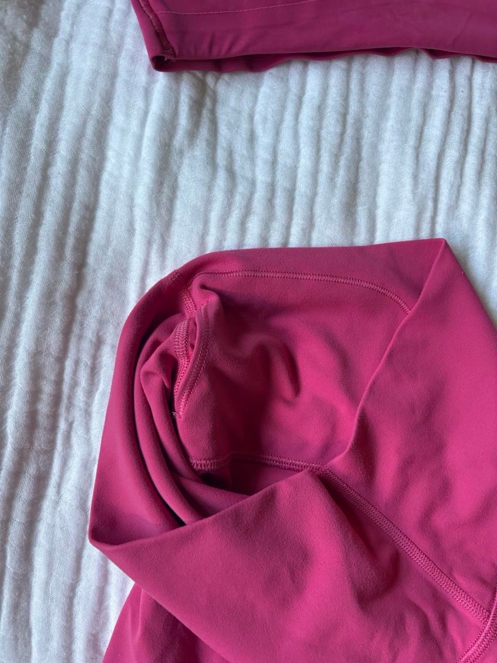 lululemon bright magenta strappy sports bra and biker shorts set - Picture 3 of 4